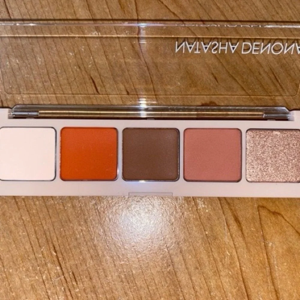Natasha Denona eyeshadow skincare box